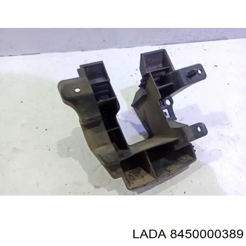 8450000389 Lada Лівий кронштейн кріплення бампера заднього