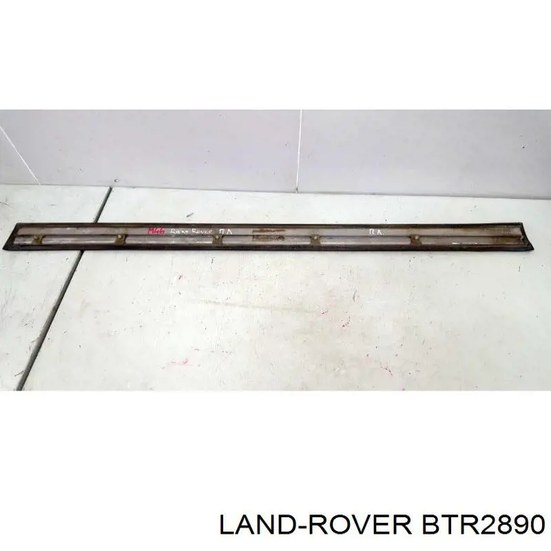 Молдинг передньої правої двері, нижній Land Rover BTR2890 ціна, від 9.94 USD