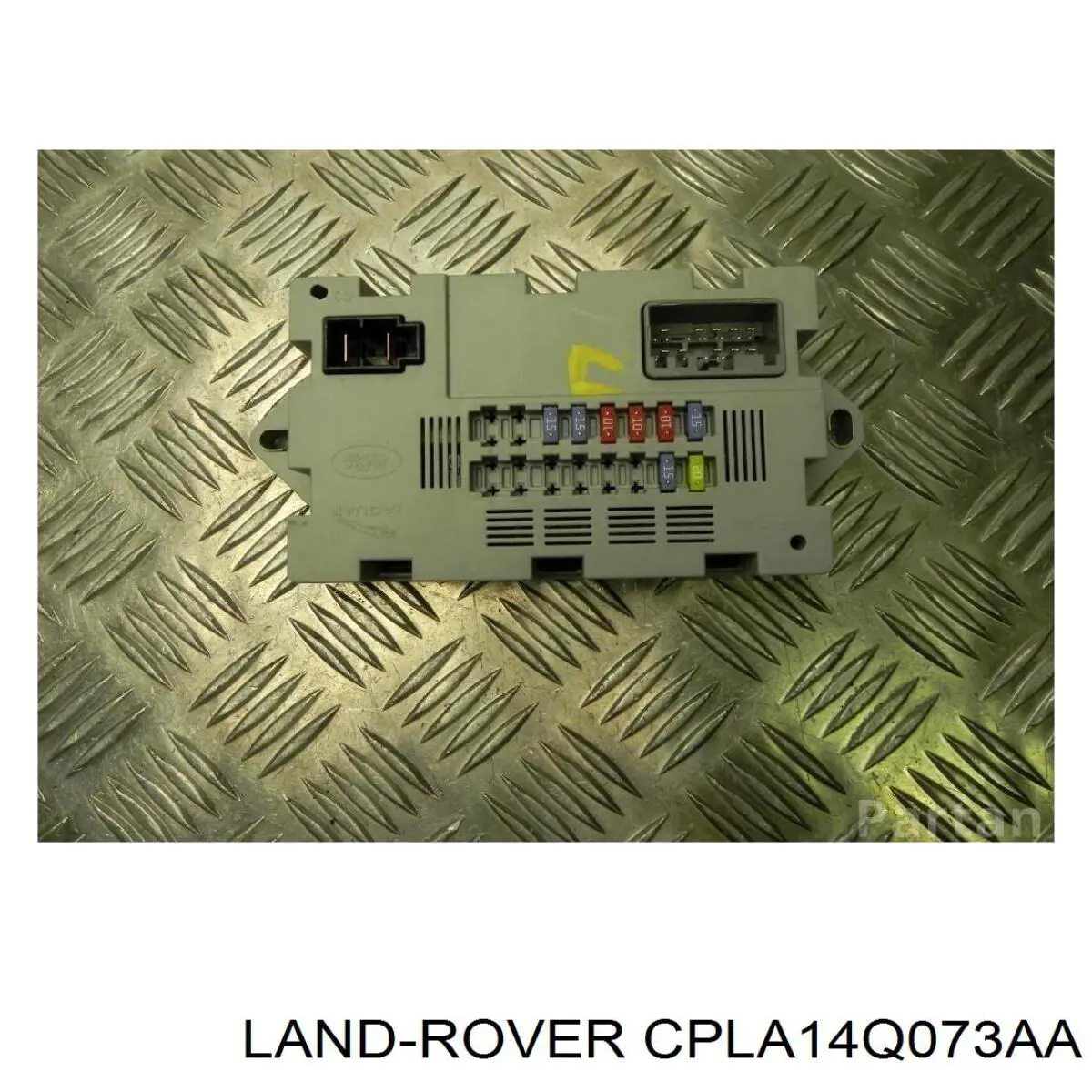 Блок запобіжників задній, салонний Land Rover CPLA14Q073AA ціна, від 12.69 USD