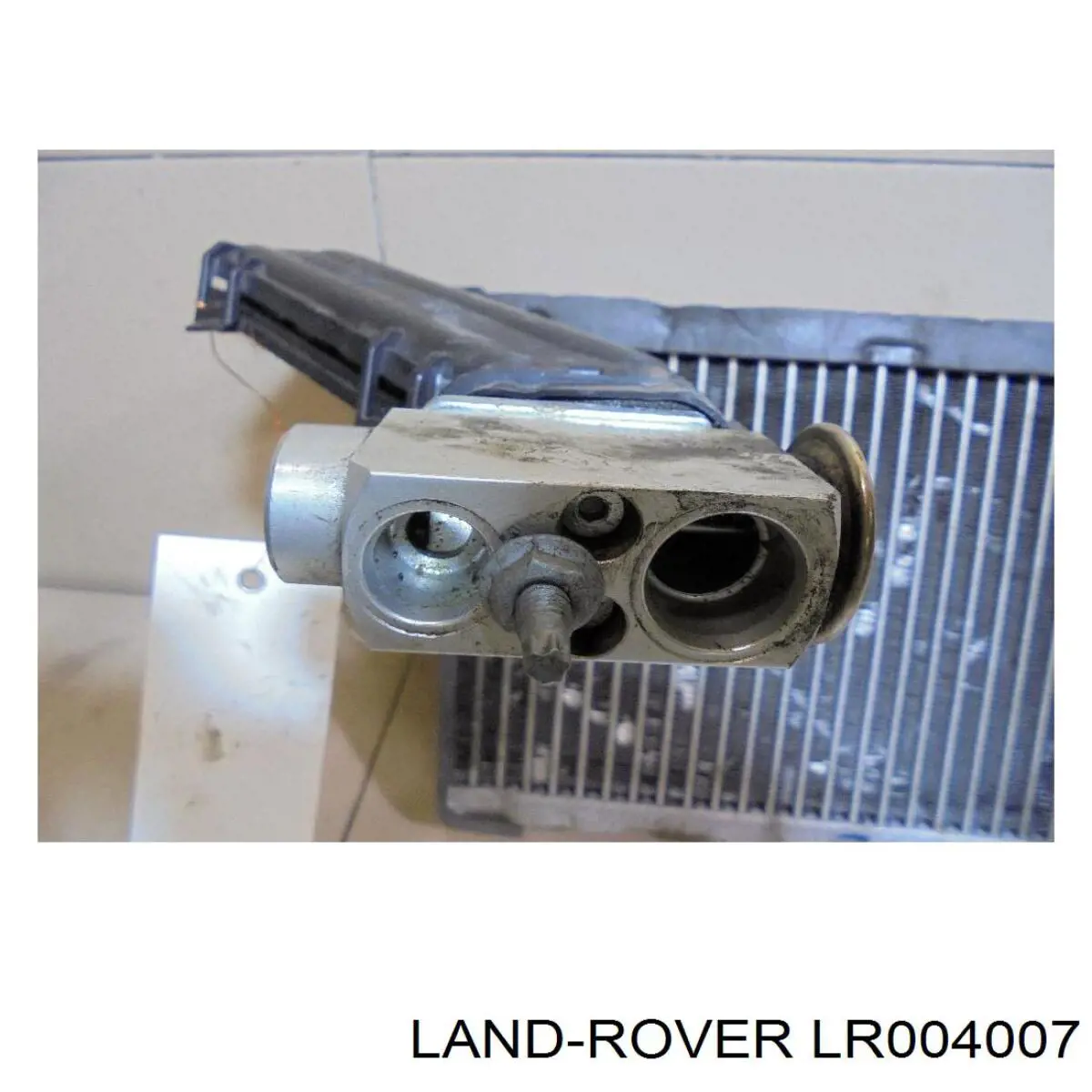 Випаровувач кондиціонера Land Rover LR004007 ціна, від 29.13 USD