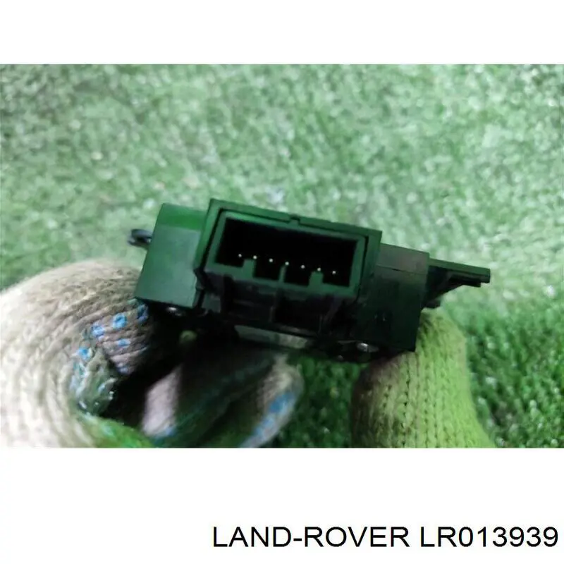 Купити LR013939 Land Rover 