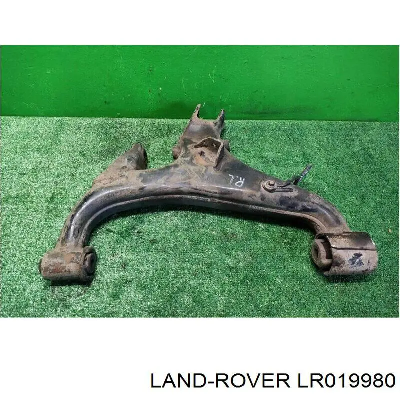Важіль задньої підвіски нижній, лівий Land Rover Discovery 3 (LR3) (Land Rover Діскавері)