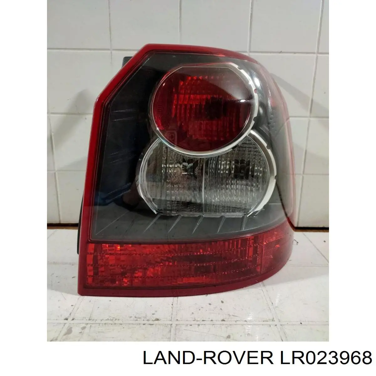 Задня права фара LR018441 Land Rover