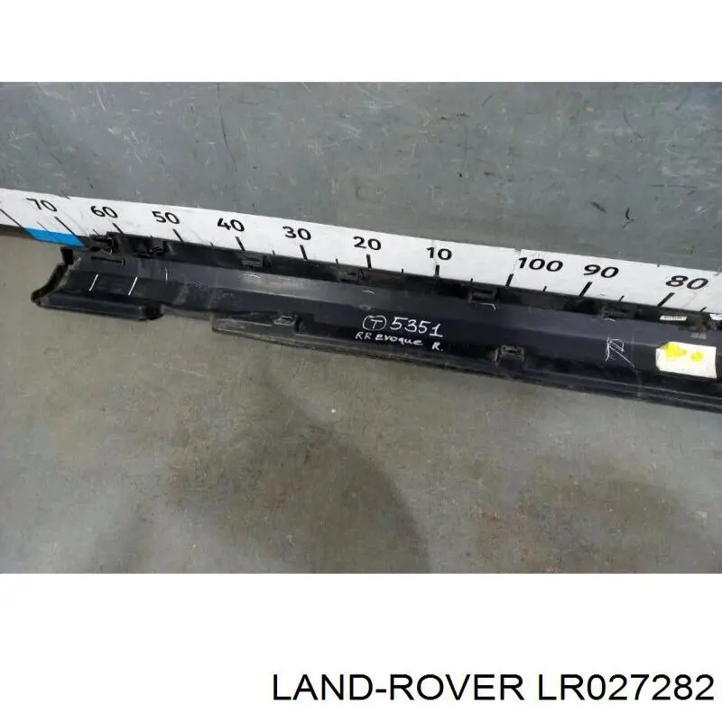 LR027282 Land Rover Накладка зовнішня (молдинг) порога, правий