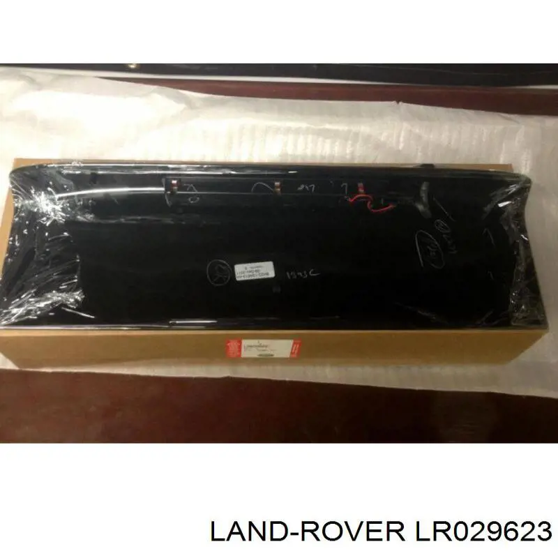 Стоп-сигнал заднього скла Land Rover Discovery 3 (LR3) (Land Rover Діскавері)