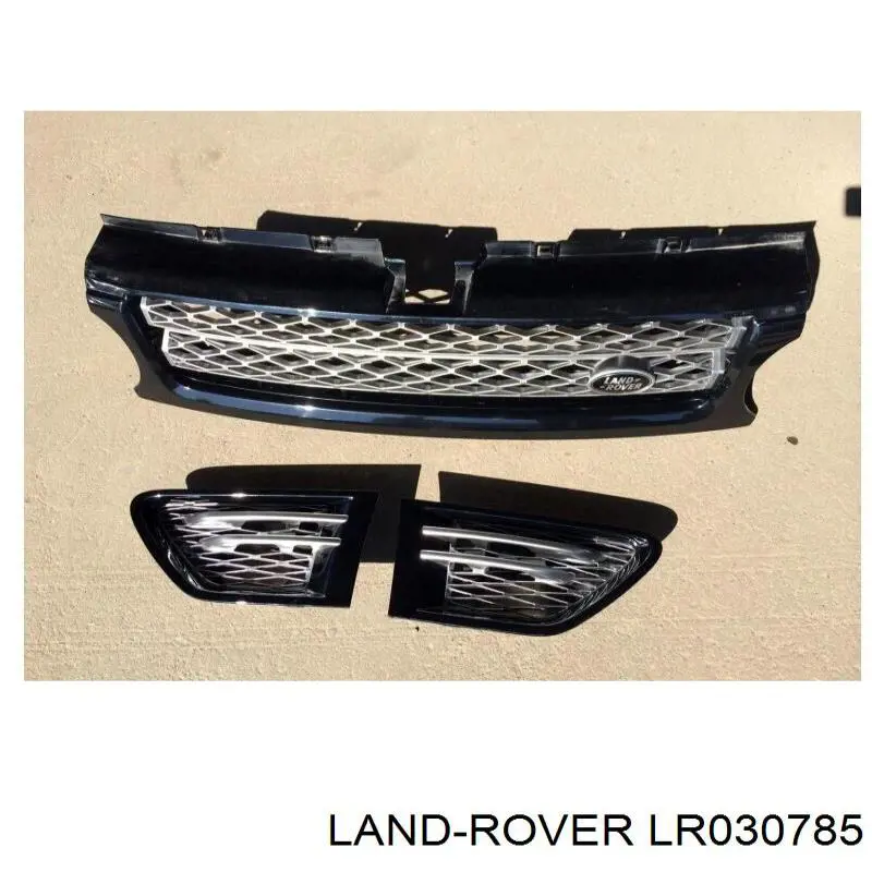 LR030785 Land Rover Решітка радіатора
