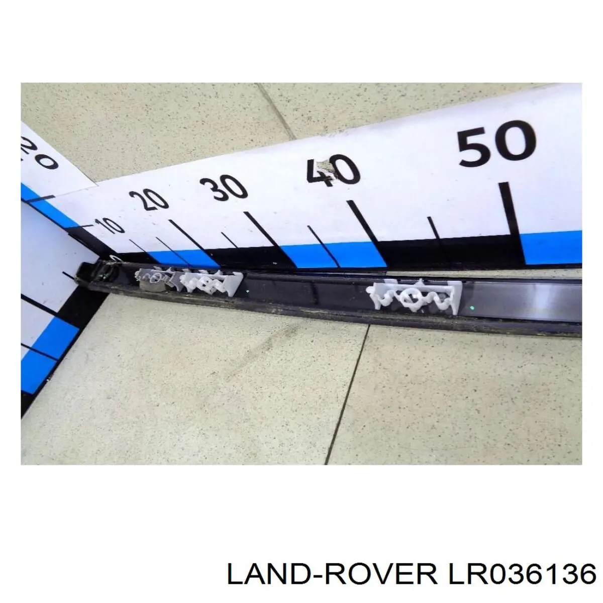 Купити LR061657 Land Rover 