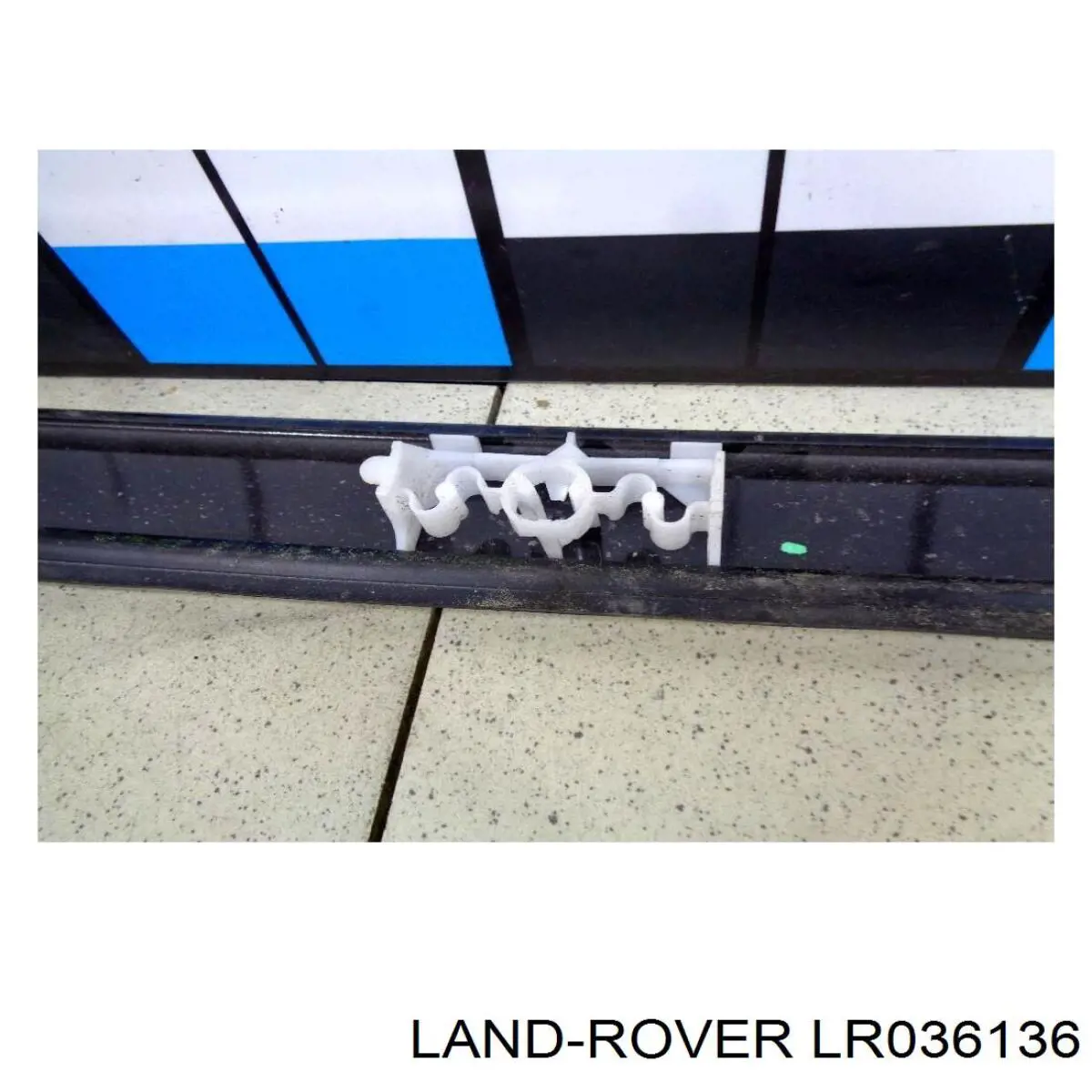 LR061657 Land Rover 