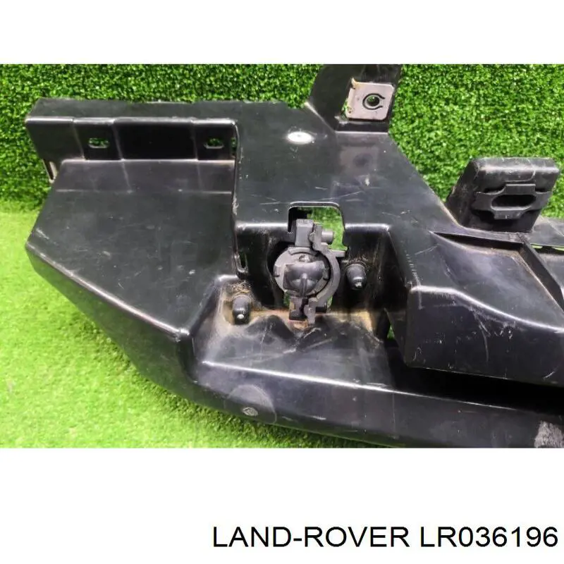 Купити LR036196 Land Rover Кронштейн бампера переднього, центральний