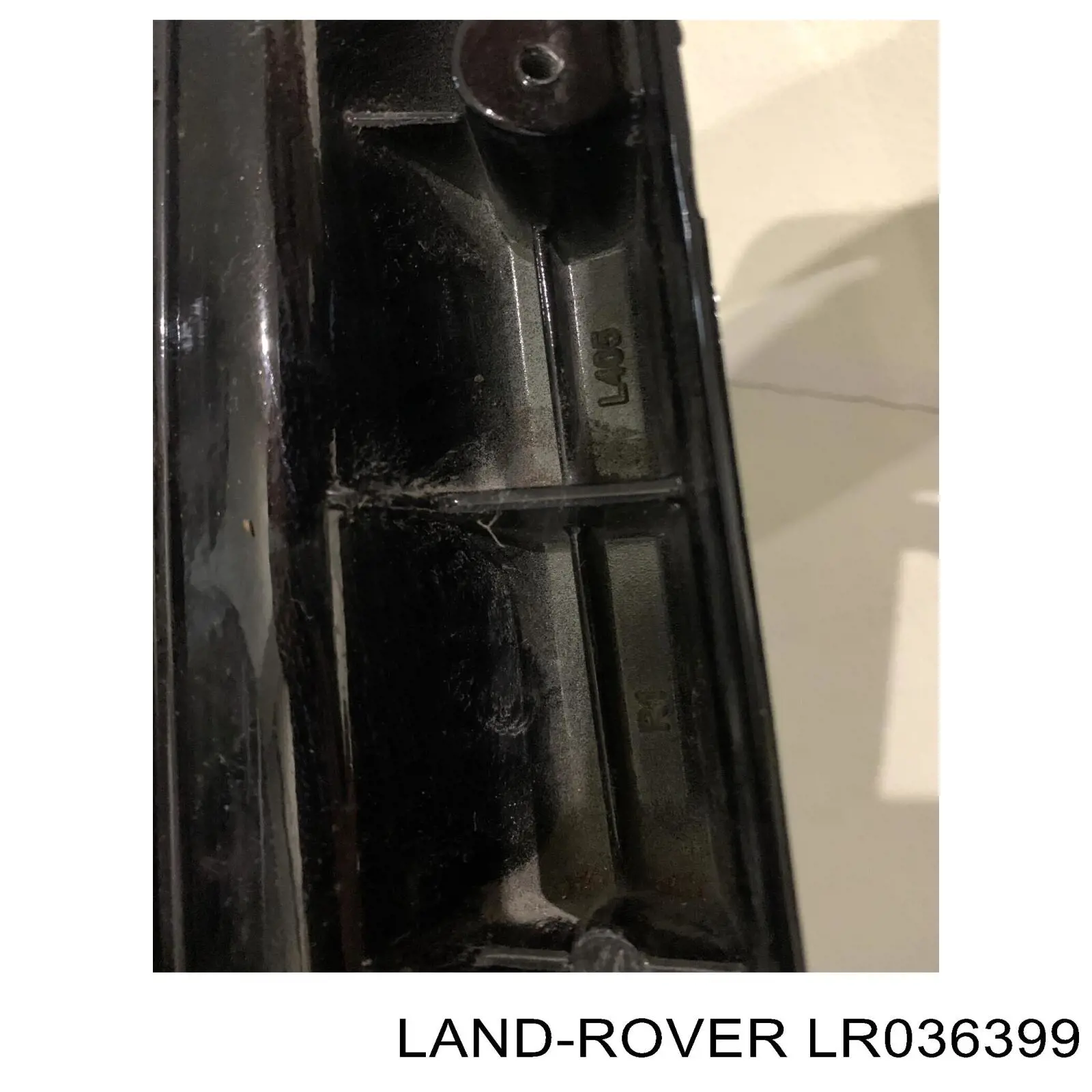 Двері передні, праві Land Rover CK5220124AA ціна, від 536.72 USD