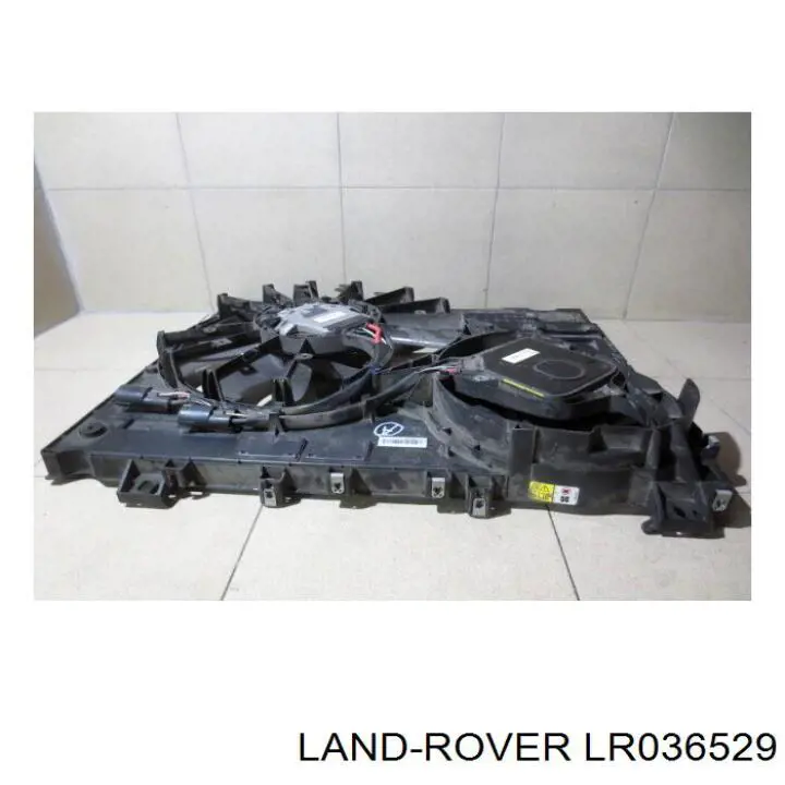 LR036529 Land Rover Дифузор радіатора охолодження, в зборі з мотором і крильчаткою