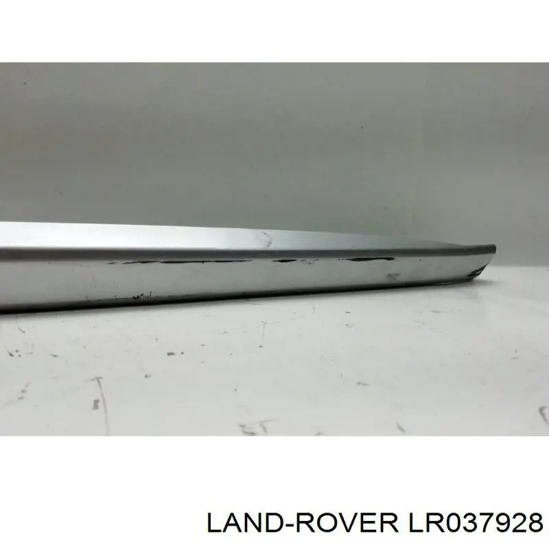 Молдинг заднього бампера, правий Land Rover LR037928 ціна, від 40.09 USD