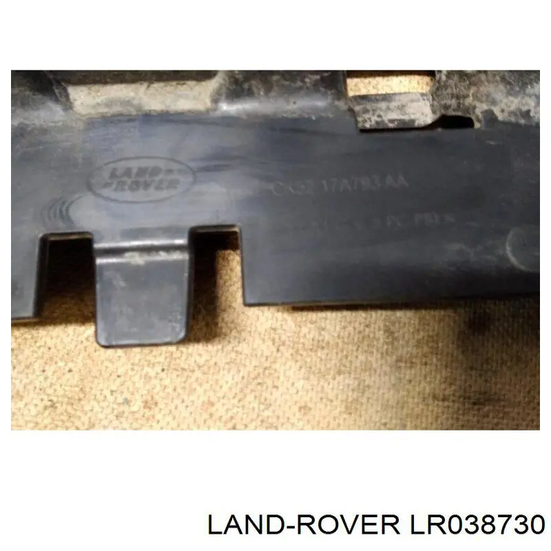 Кронштейн бампера переднього, центральний Land Rover LR038730 ціна, від 101.84 USD