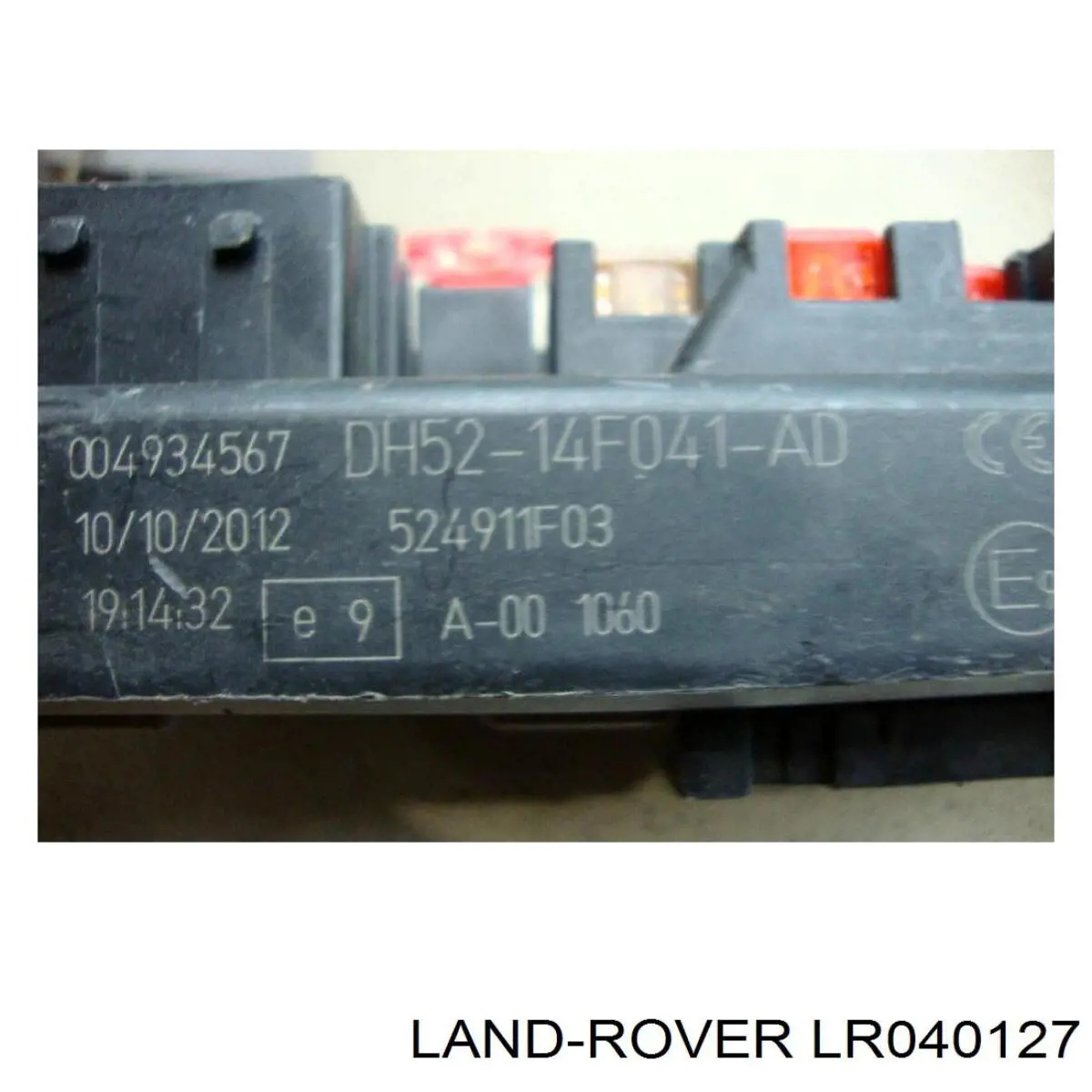 LR068821 Land Rover 