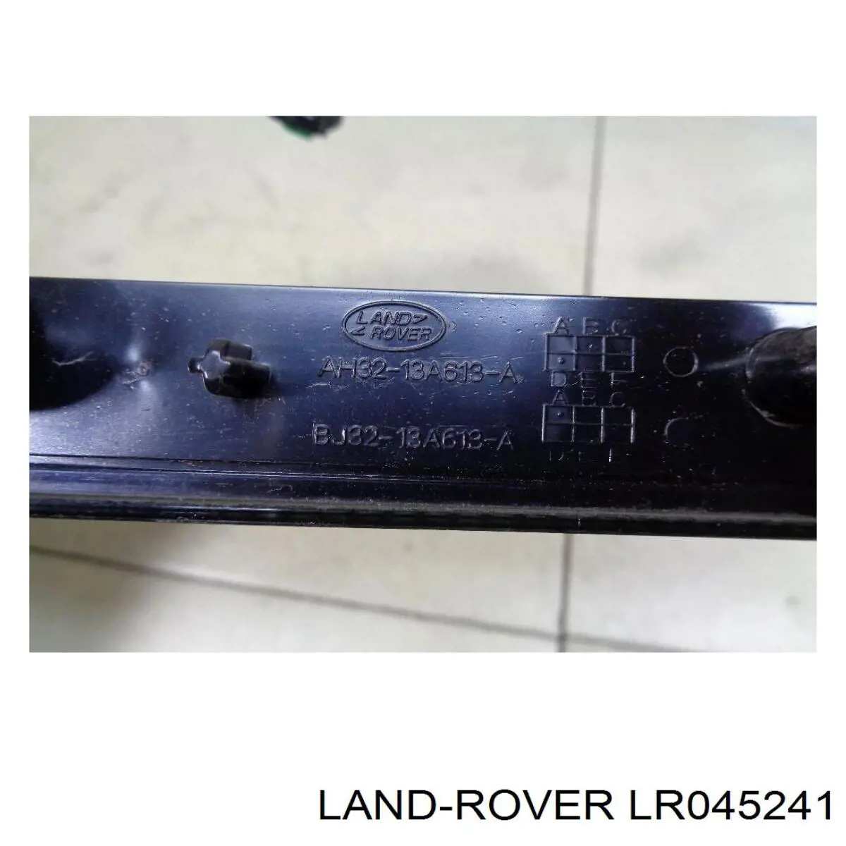 Стоп-сигнал Land Rover LR045241 ціна, від 51.64 USD
