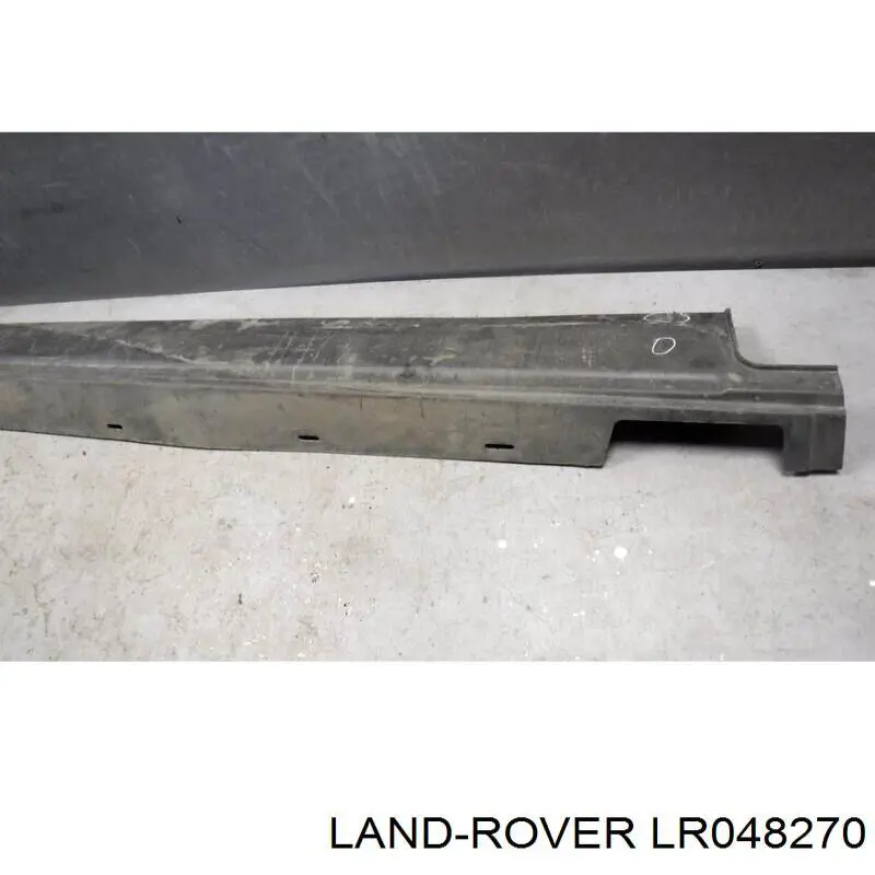 Купити LR048270 Land Rover Накладка зовнішня (молдинг) порога, правий