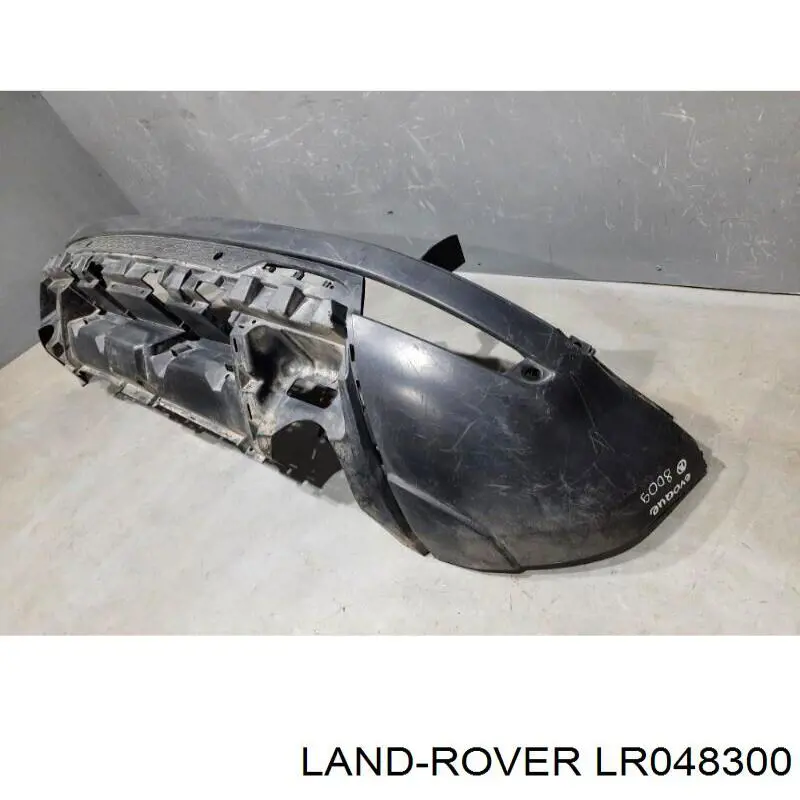 Кожух бампера заднього Land Rover LR048300 ціна, від 179.56 USD