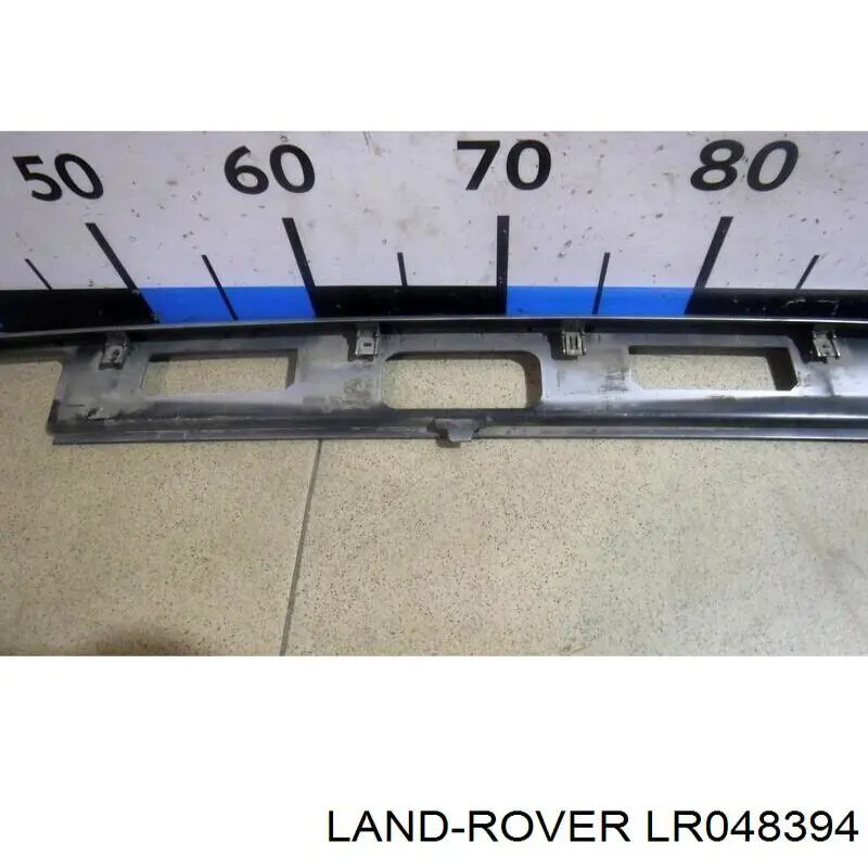 Накладка двері багажника Land Rover LR048394 ціна, від 63.33 USD