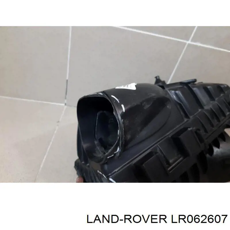 LR062607 Land Rover Корпус повітряного фільтра, лівий