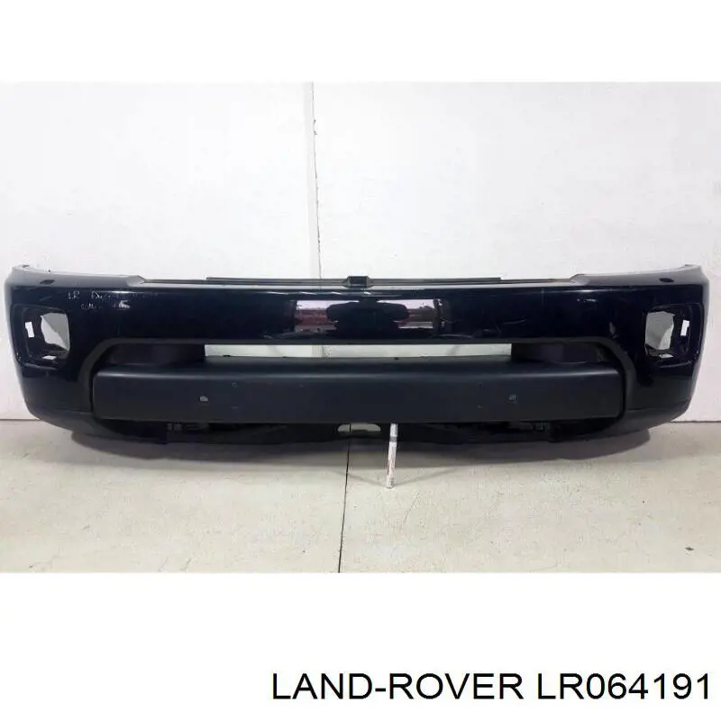 LR064191 Land Rover Бампер передній в зборі