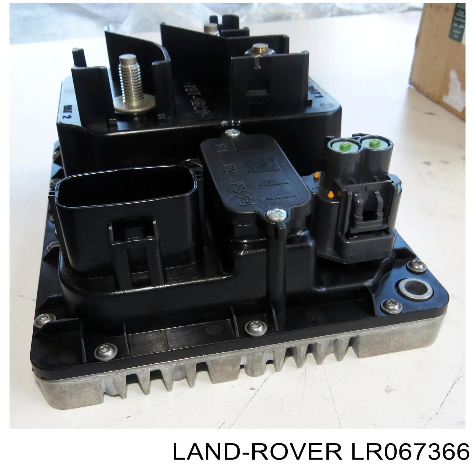 LR067366 Land Rover 