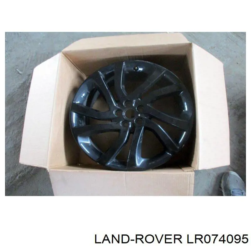 Купити LR074095 Land Rover 