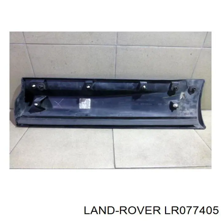 Молдинг задніх правих дверей, нижній LR044140 Land Rover