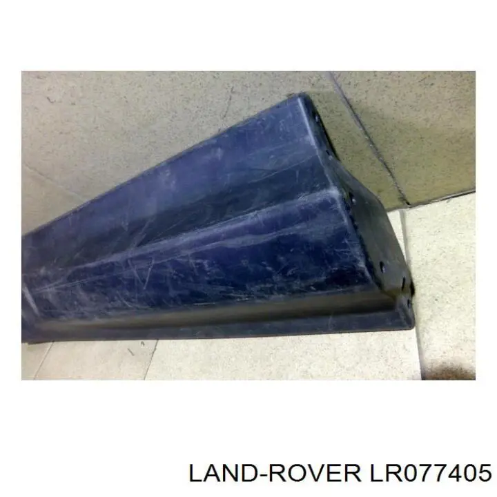 Молдинг задніх правих дверей, нижній Land Rover LR077405 ціна, від 62.29 USD