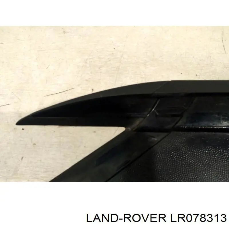 Накладка стійки кузова зовнішня, задня права Land Rover LR078313 ціна, від 59.68 USD