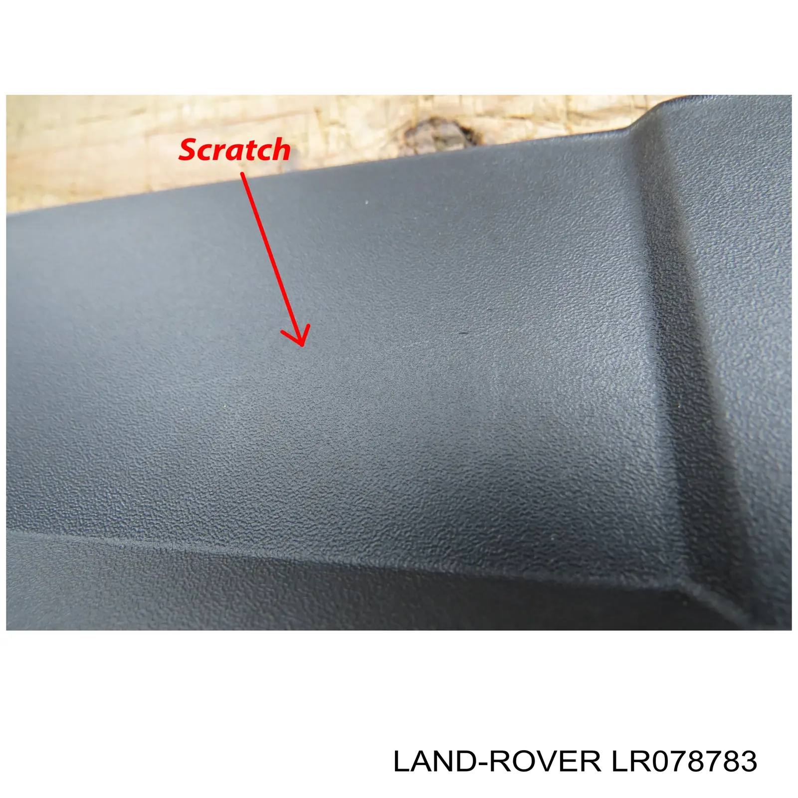 Накладка верхня передньої панелі/супорту радіатора Land Rover LR040698 ціна, від 52.00 USD