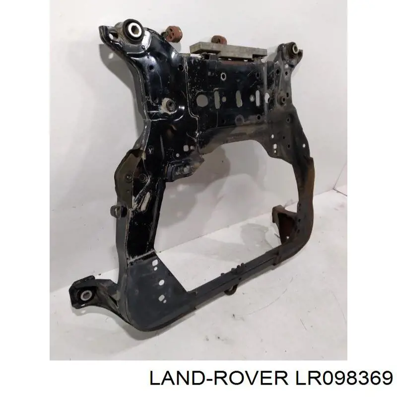 LR047361 Land Rover Передня балка