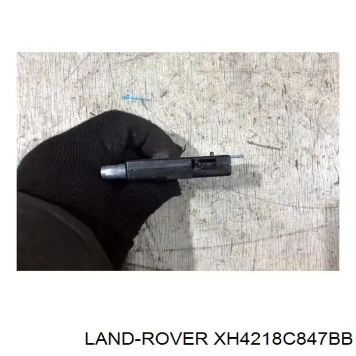  Land Rover XH4218C847BB ціна, від 17.80 USD