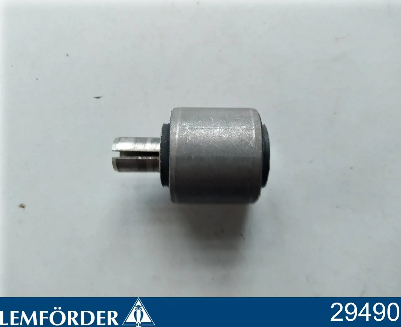 Сайлентблок заднього верхнього важеля 29490 Lemforder