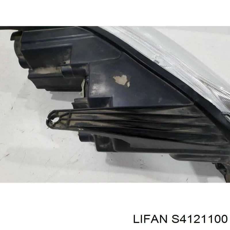 Фари Lifan S4121100 ціна, від 162.25 USD