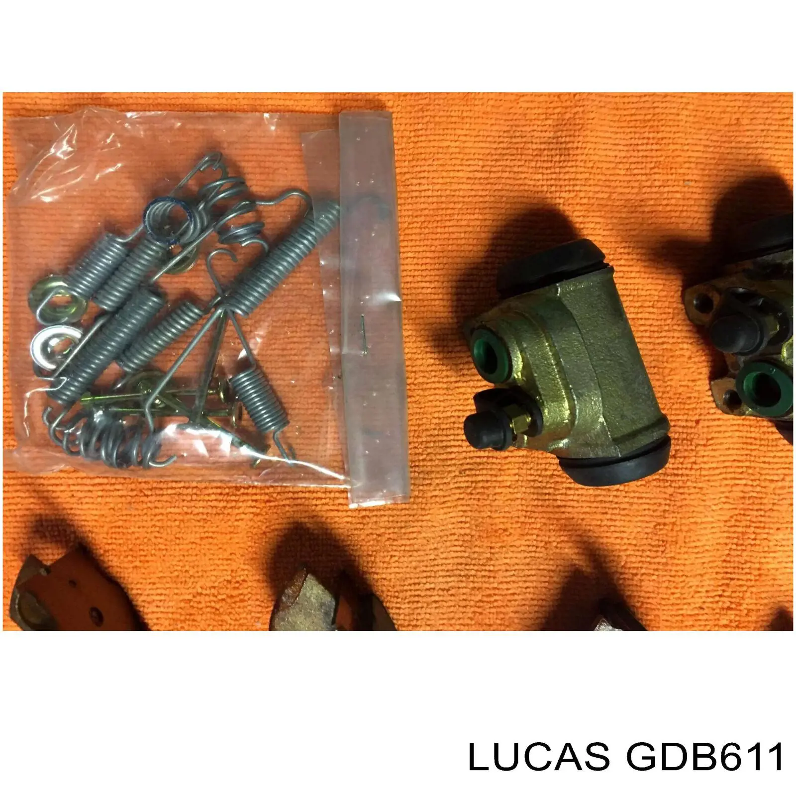 Колодки гальмівні передні, дискові GDB611 Lucas