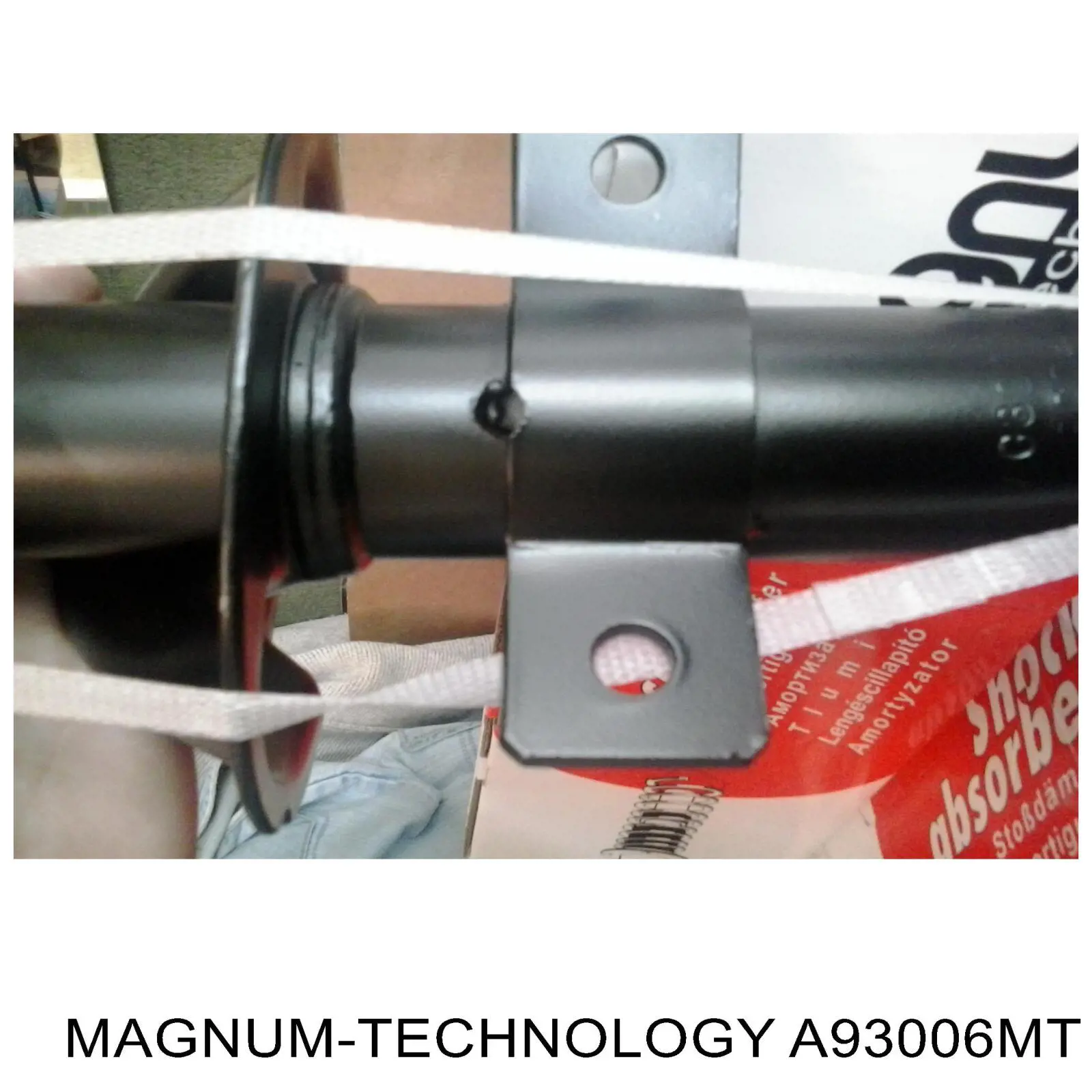 A93006MT Magnum Technology пильник амортизатора заднього