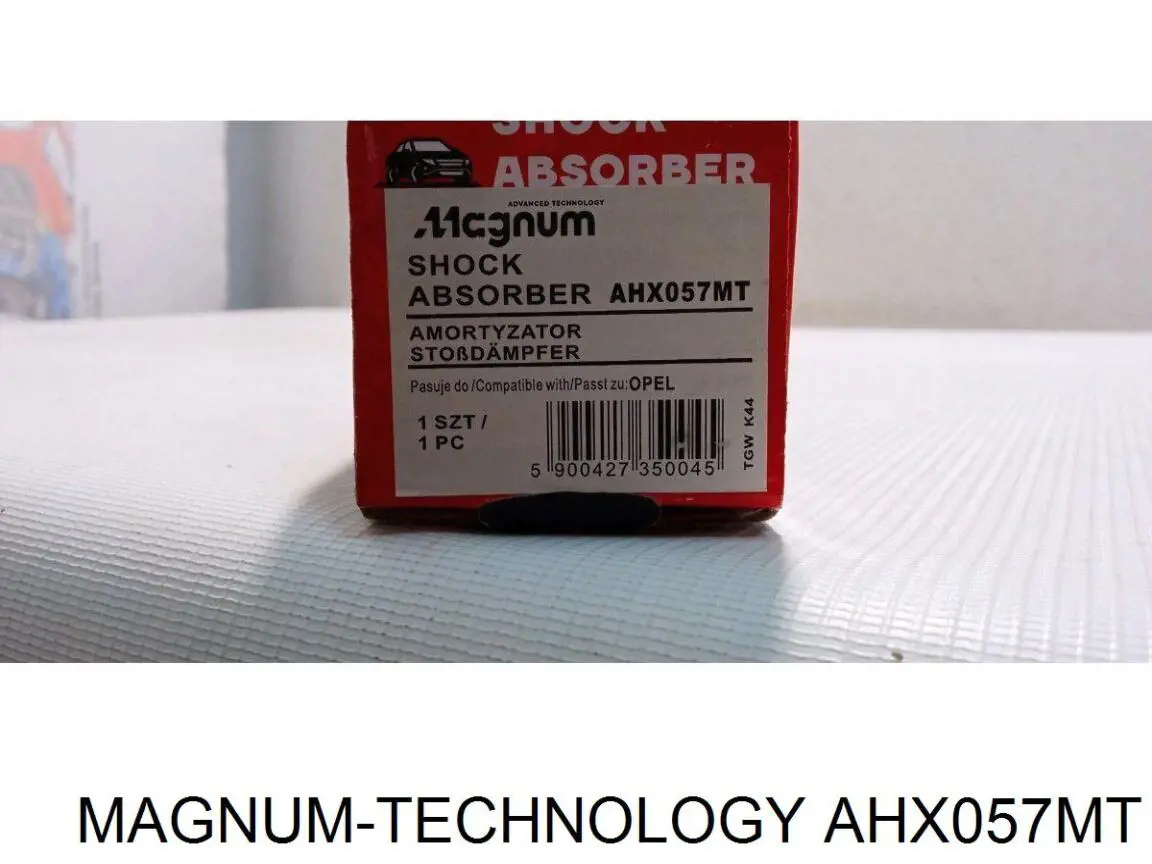 Купити AHX057MT Magnum Technology Стійка амортизатора задня
