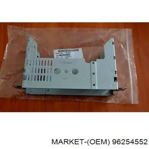 Купити P96254552 General Motors Шахта магнітоли