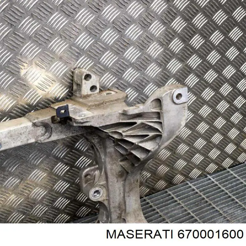 670001600 Maserati Передня балка