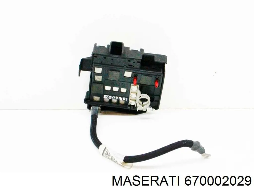 Купити 670002029 Maserati Корпус запобіжників