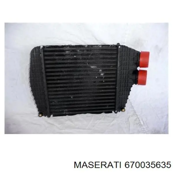 Купити 670035635 Maserati Радіатор интеркуллера