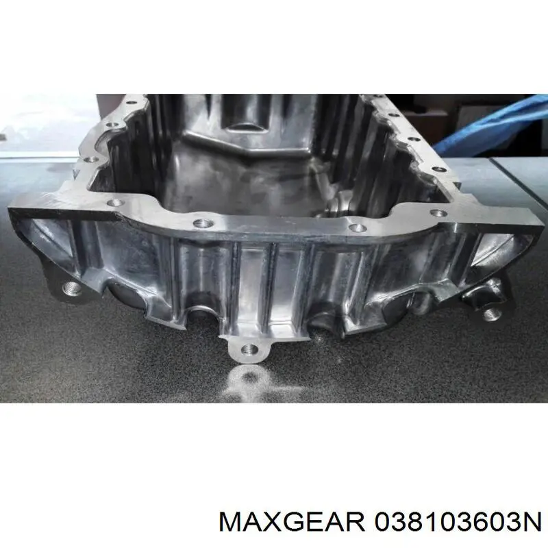 Піддон масляний картера двигуна 038103603N Maxgear
