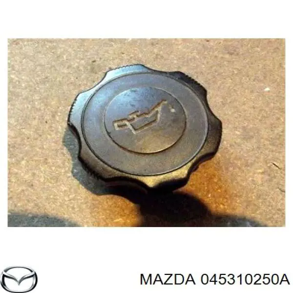 Купити 045310250A Mazda Кришка маслозаливной горловини