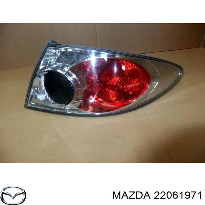 Ліхтар задній правий, зовнішній Mazda 6 (GG) (Мазда 6)