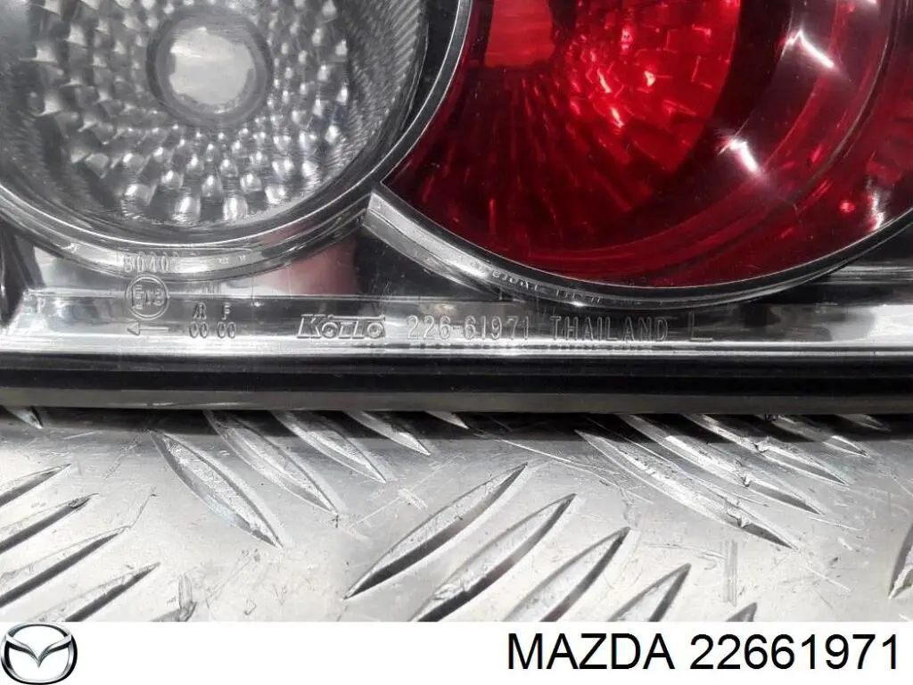Стоп задній Mazda 22661971 ціна, від 12.67 USD