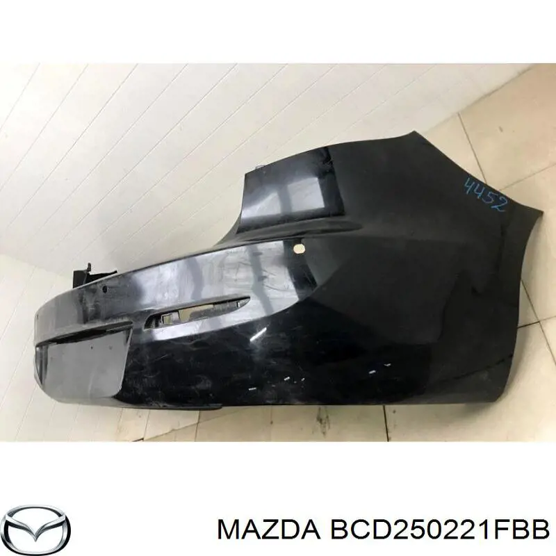Задній бампер BCD250221FBB Mazda