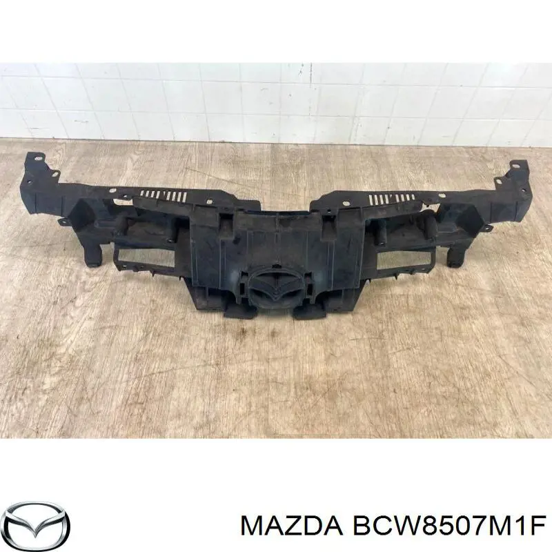 Решітка переднього бампера, внутрішня права Mazda 3 (BL) (Мазда 3)