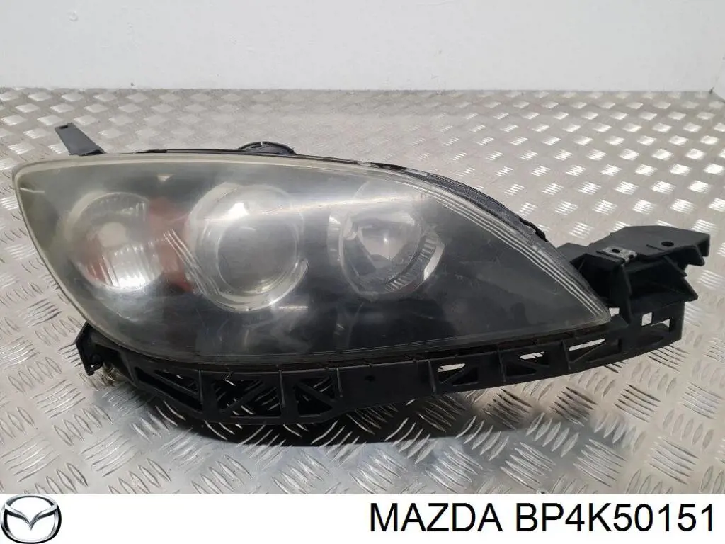 BP4K50151B Mazda направляюча переднього бампера, права