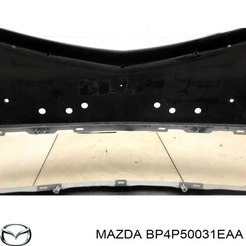Передній бампер на Mazda 3 BK14