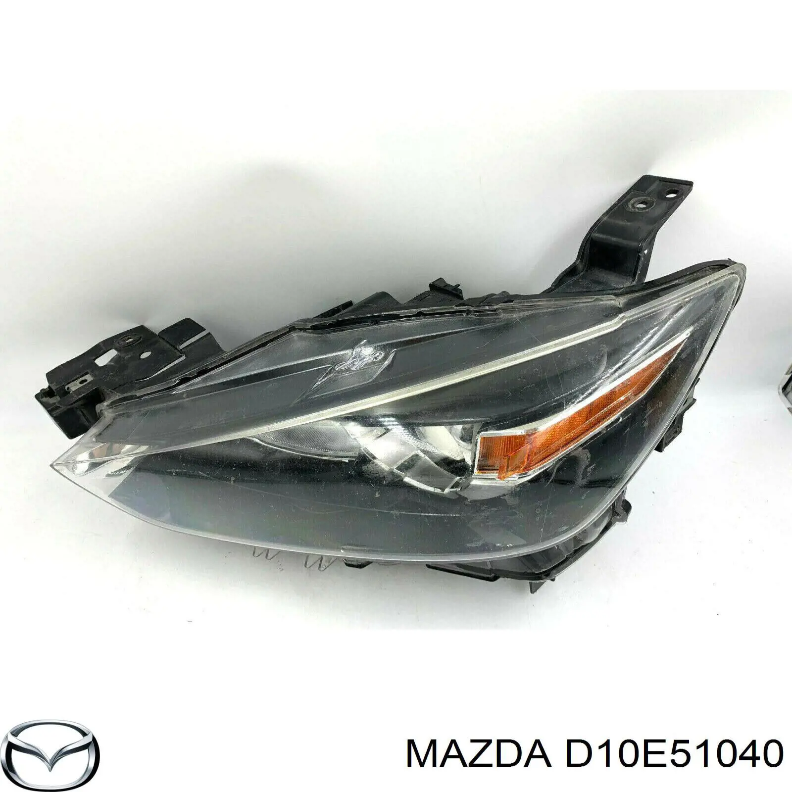Фари Mazda D10E51040 ціна, від 98.38 USD